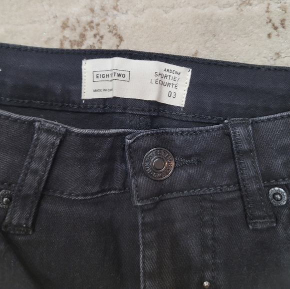 🍒 2/$22 Sparkle Denim Shorts - Picture 2 of 3